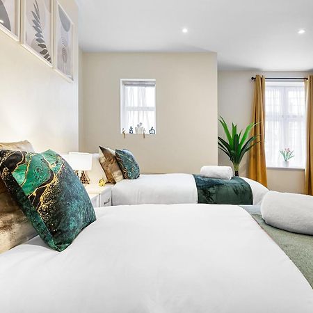Elegant 2Br London Hideaway- King Bed, Sleeps 6 - Parking- Instant Book- 20 Percent Off Limited Time! 巴尔内特 外观 照片