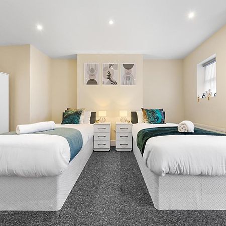 Elegant 2Br London Hideaway- King Bed, Sleeps 6 - Parking- Instant Book- 20 Percent Off Limited Time! 巴尔内特 外观 照片