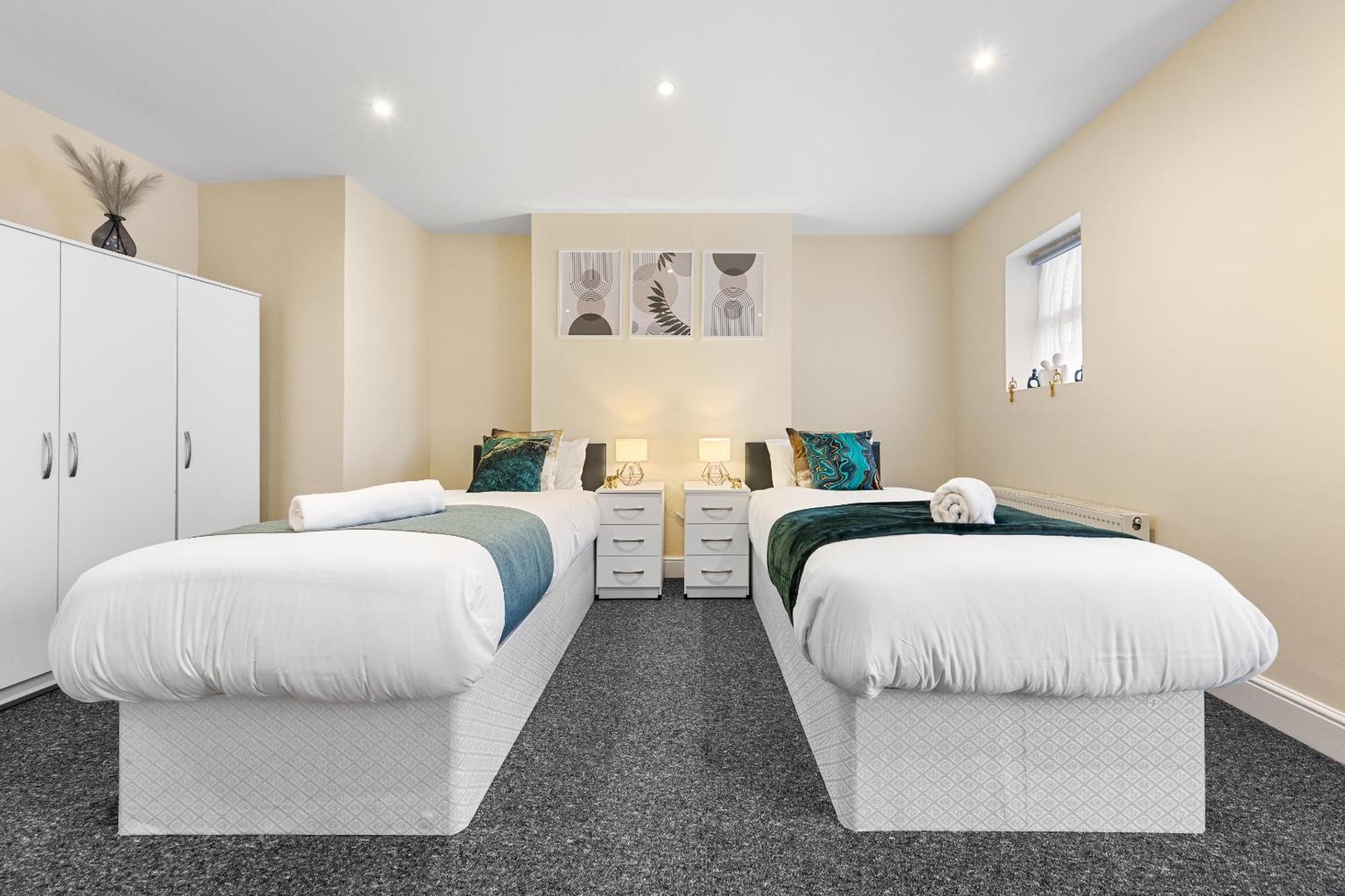 Elegant 2Br London Hideaway- King Bed, Sleeps 6 - Parking- Instant Book- 20 Percent Off Limited Time! 巴尔内特 外观 照片