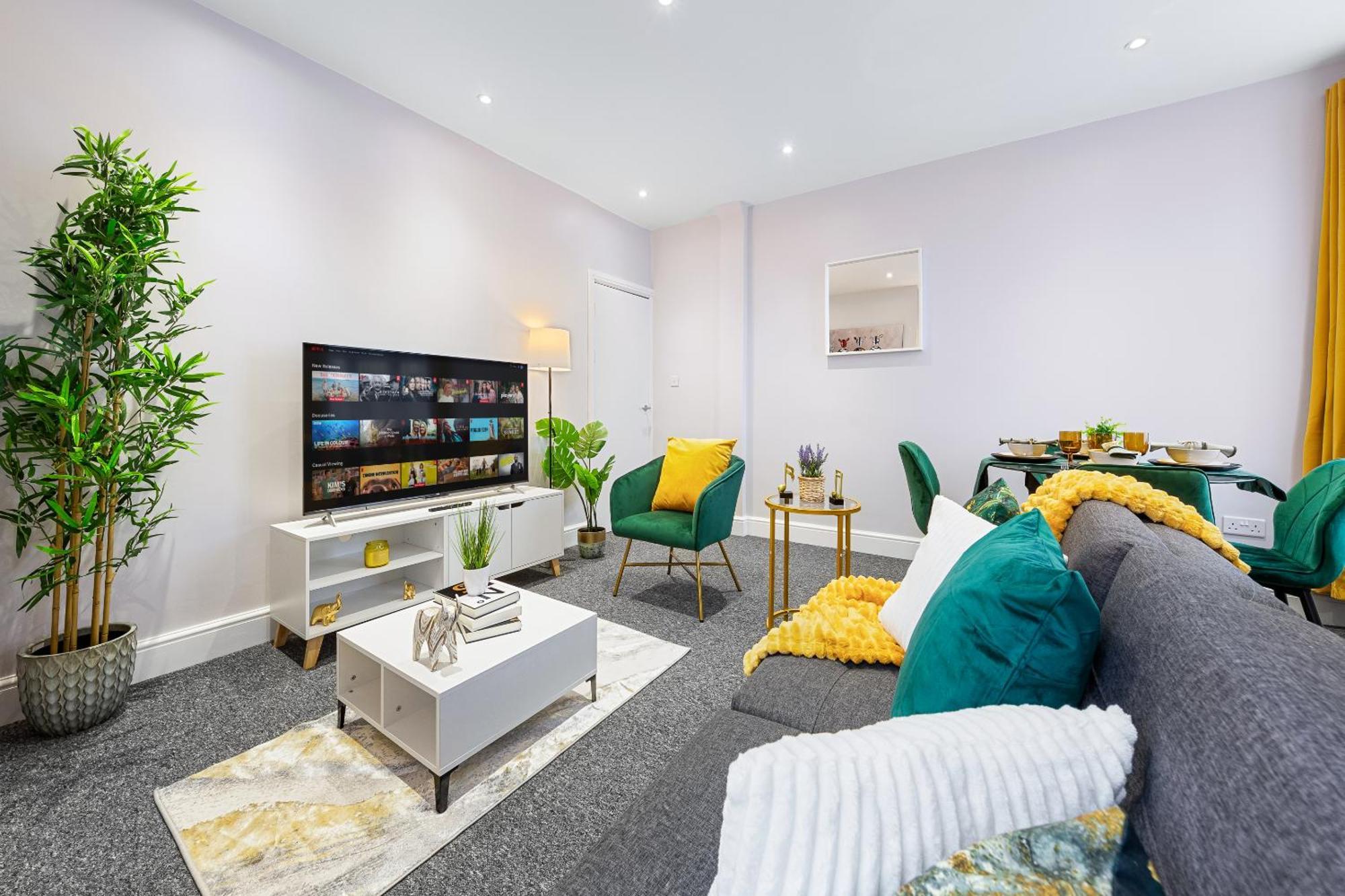 Elegant 2Br London Hideaway- King Bed, Sleeps 6 - Parking- Instant Book- 20 Percent Off Limited Time! 巴尔内特 外观 照片
