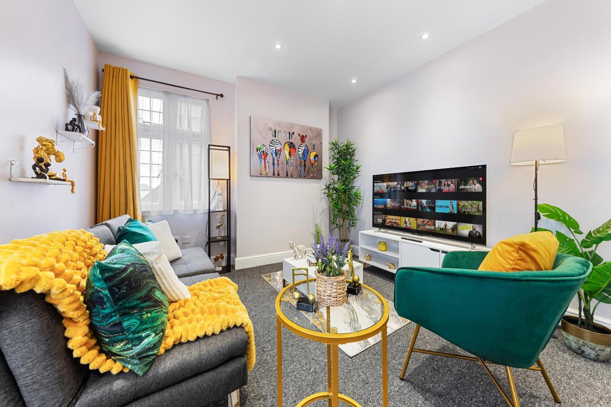 Elegant 2Br London Hideaway- King Bed, Sleeps 6 - Parking- Instant Book- 20 Percent Off Limited Time! 巴尔内特 外观 照片